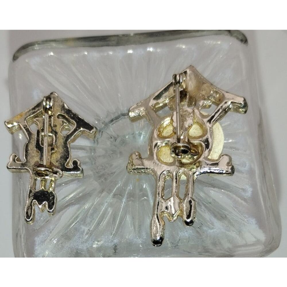 Vintage Cuckoo Clock Brooch Lot – Silver Tone Enamel (Set of 2) - Picture 2 of 2